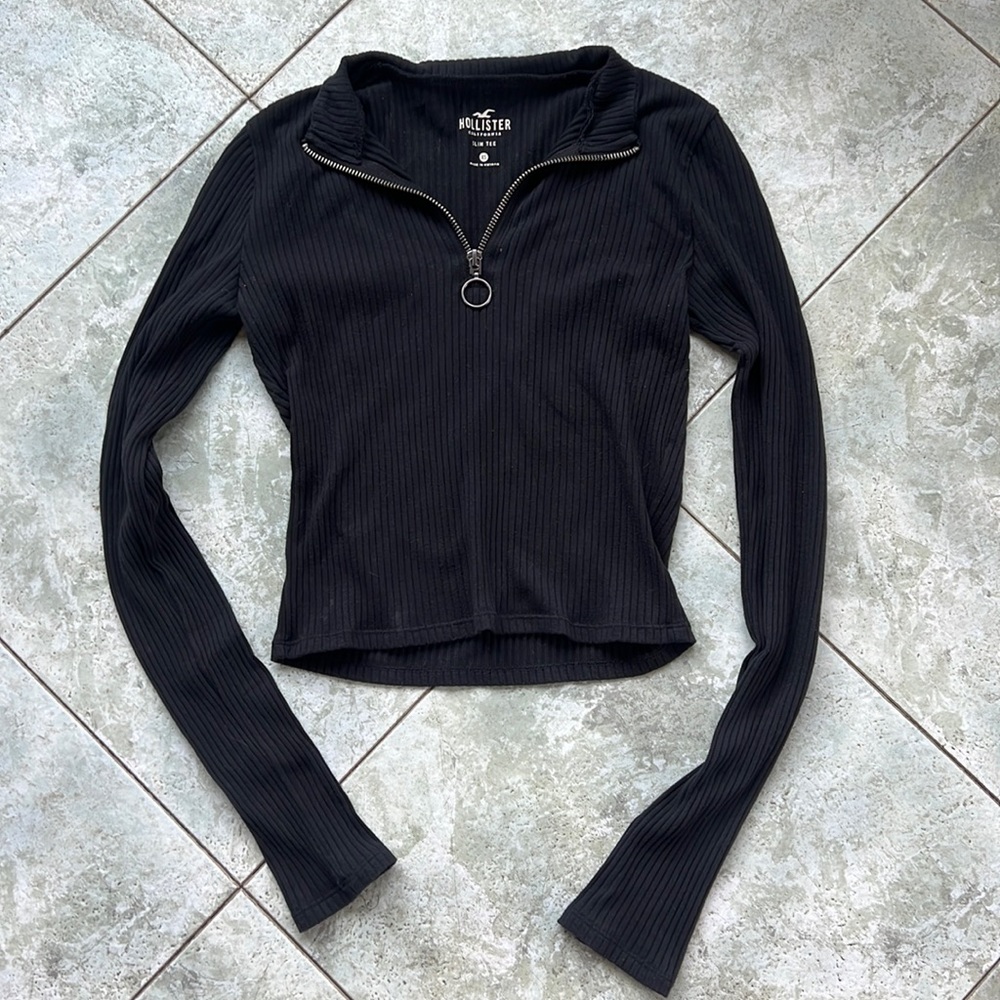 Cropped Hollister Top